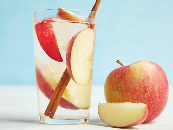 Apple lemon cinnamon detox water